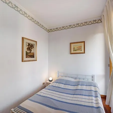 Casa Di Oleg Diano Castello